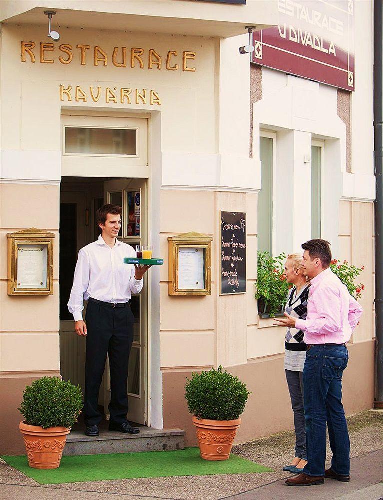 Hotel U Divadla - Czech Leading Hotels Prag Exterior foto
